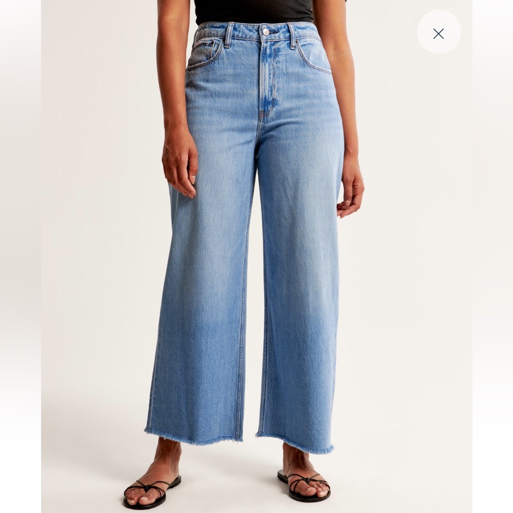 Cropped Wide Leg Jean